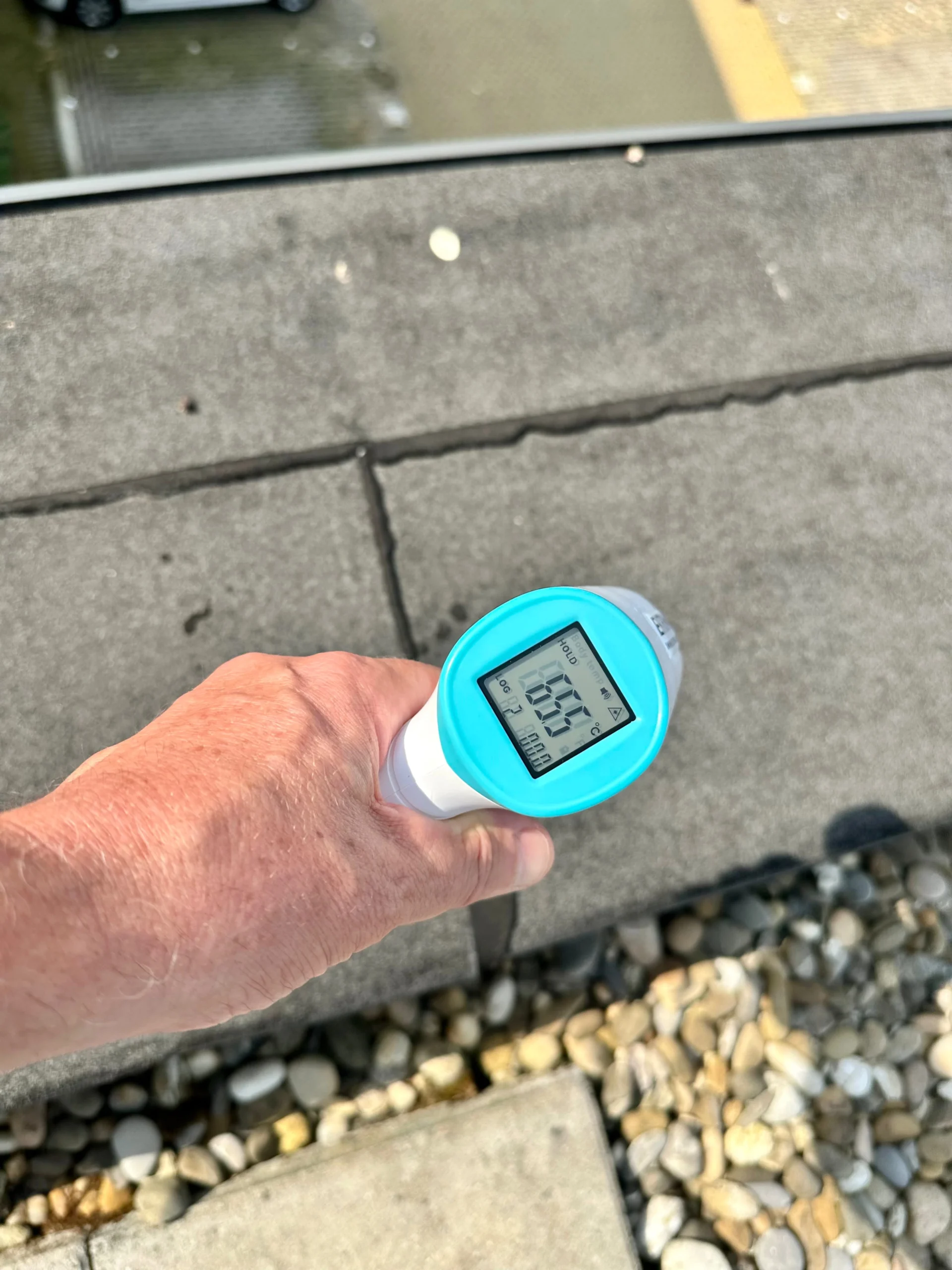 Temperatuur bitumen op een zomerse dag